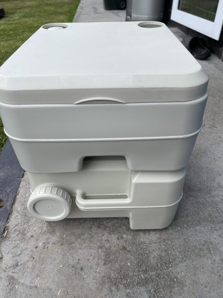 Portable Toilet Carousel 2