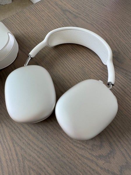 Apple Airpods Max (USB-C Starlight Colour) Carousel 1