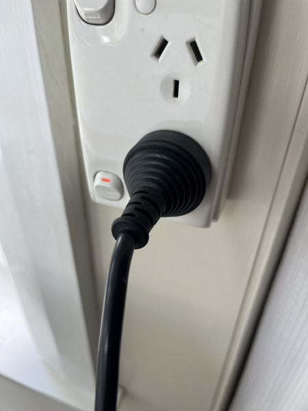 Standing Desk (White Birch Plywood) in excellent condition Carousel 11