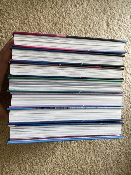 LORE OLYMPUS hardcovers 1-7 Carousel 3