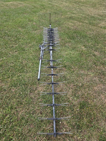 High-Gain UHF Yagi TV Antenna – 21 Element with Grid Reflector Carousel 2