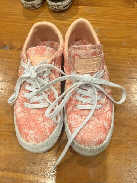 Genuine Converse All Star - Size 4.5 Women's Carousel 1