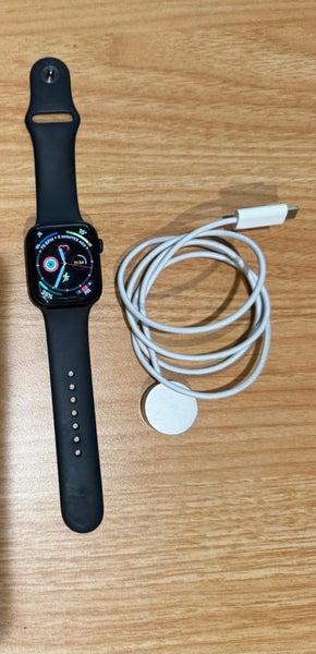 Apple Watch Series & - Great Condition Carousel 2