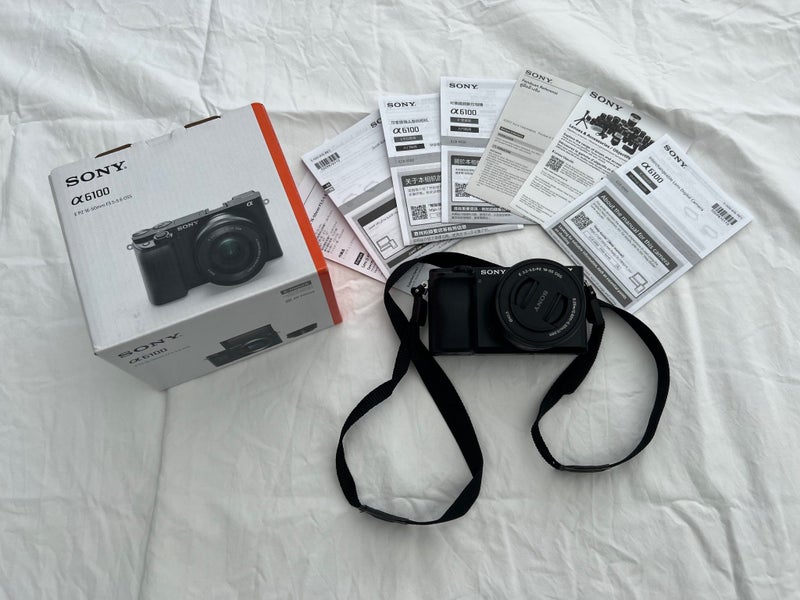 Sony Alpha a6100 + E PZ 16–50mm f/3.5–5.6 OSS Kit | Box + Manuals + Accessories Carousel 1