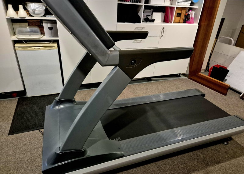 Ex-gym treadmill Carousel 1