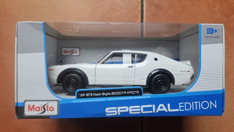 1:24 nissan skyline 2000 gt-r maisto Carousel 1