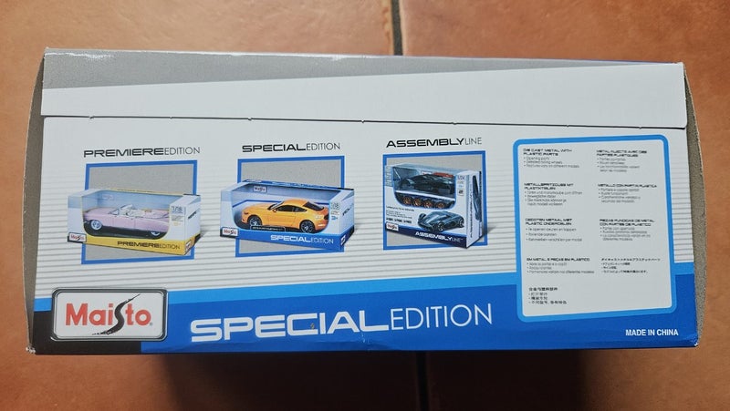 1:24 nissan skyline 2000 gt-r maisto Carousel 2