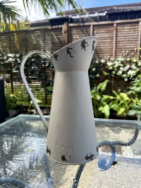 Cream Ornamental Vase Carousel 2