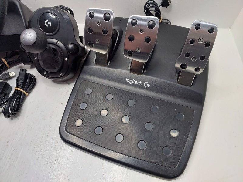 LOGITECH G29 Driving Force Racing Wheel (PS4/PS5/PC Version) + Gear shifter Carousel 2