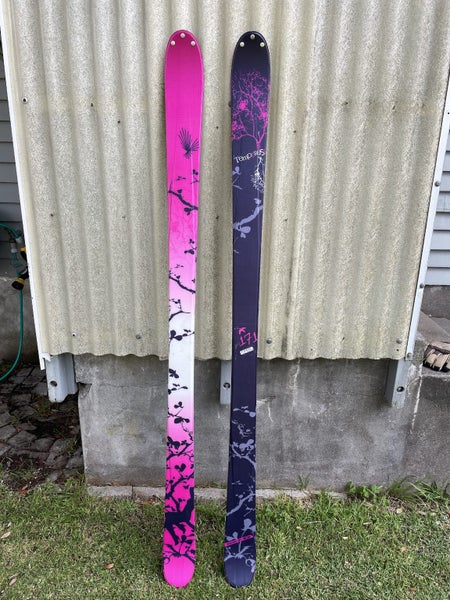 Salomon Temptress Twin Tip Skis 171cm Carousel 1