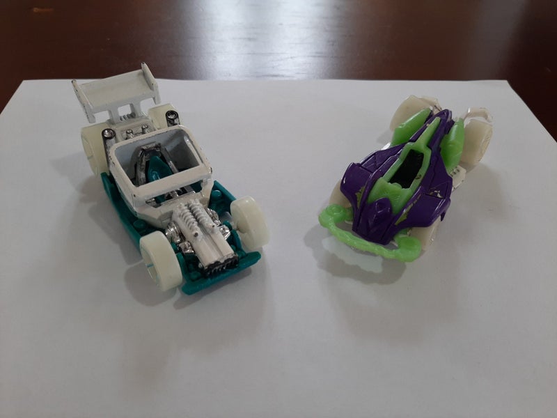 Hot Wheels Bone Speeder and Wattzup Carousel 1