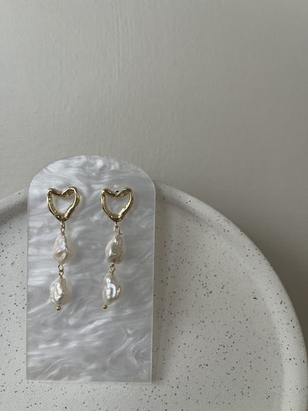Genuine pearl earrings unique design purely handmade Carousel 1
