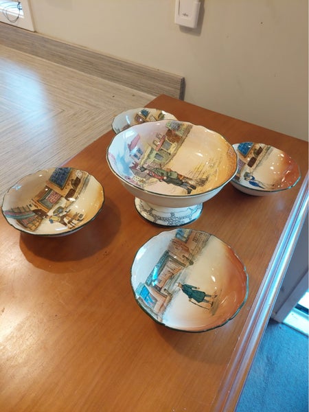 Royal Doulton Dickens Ware – Pedestal Dish with 4 Matching Bowls Carousel 1
