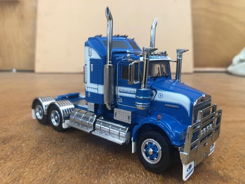 Iconic Replicas Kenworth W900 SAR Carousel 1