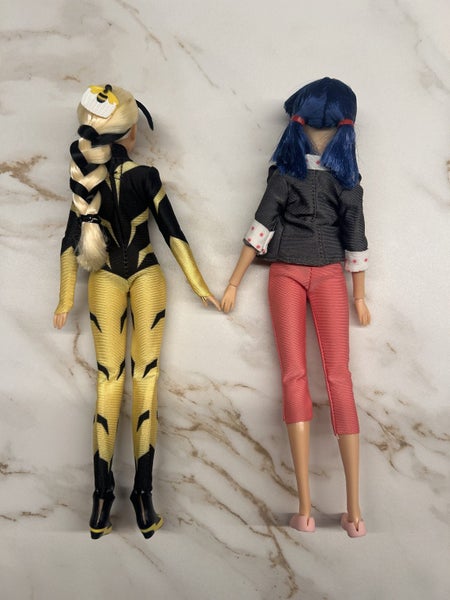 Miraculous Ladybug: Marinette and Vesperia Dolls Carousel 2