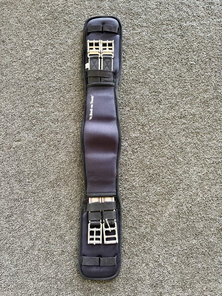 Back on Track Dressage Girth Carousel 1