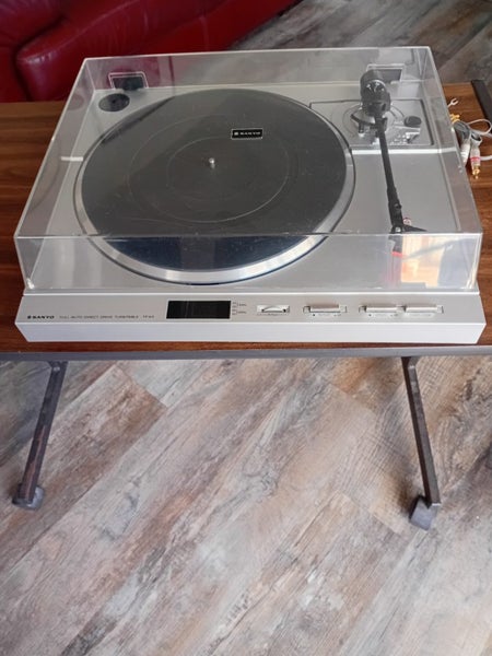 SANYO turntable. TP-X3 Carousel 1