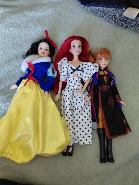 3x Disney Dolls Carousel 1