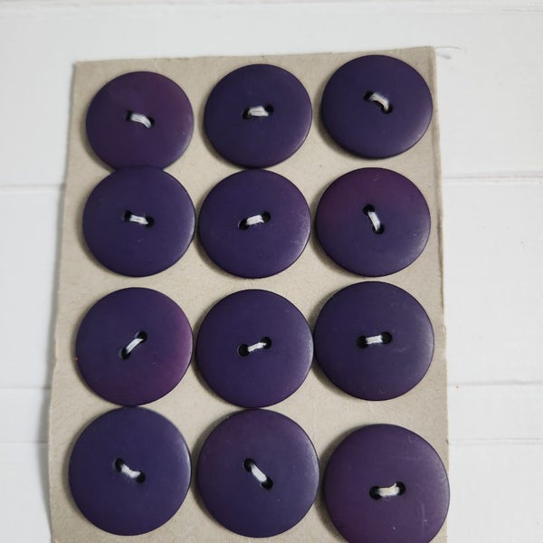 Vintage retro purple round 12 sewing buttons fashion dress making hand made Carousel 4
