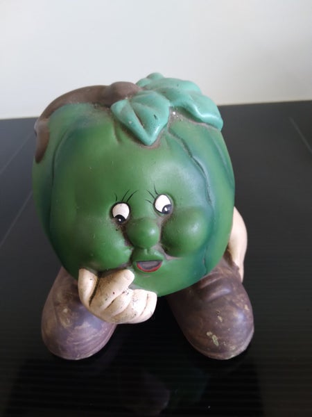 MONEY BOXES X 6 - A RARE COLLECTION OF FRUIT AND VEGES - $59.00 Carousel 8