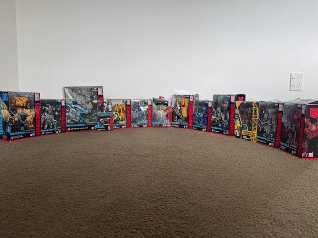 TRANSFORMERS STUDIO SERIES X 13 BULK Carousel 1