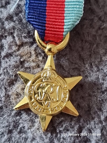 Miniature 1939-1945 Star Replica Carousel 2