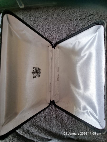 NZ Defence Service Medal Box Carousel 3