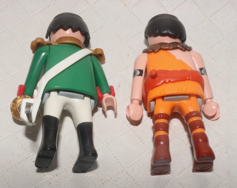 Play mobile Military Officer and Tarzan Carousel 2