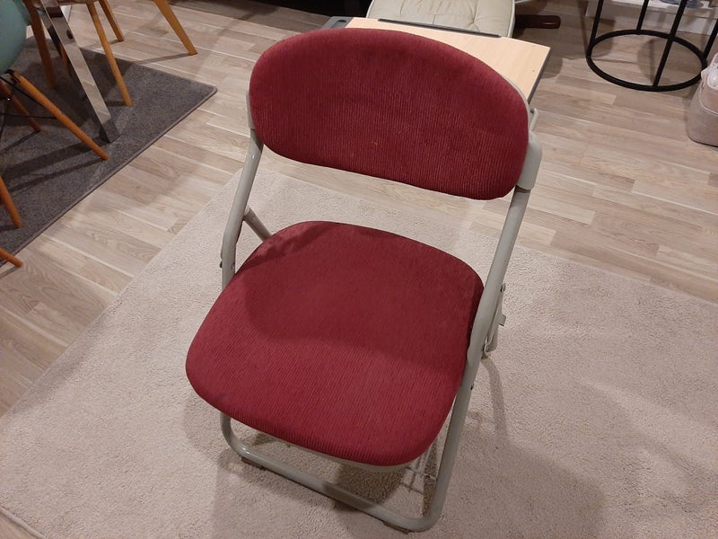 Folding Chairs Carousel 2