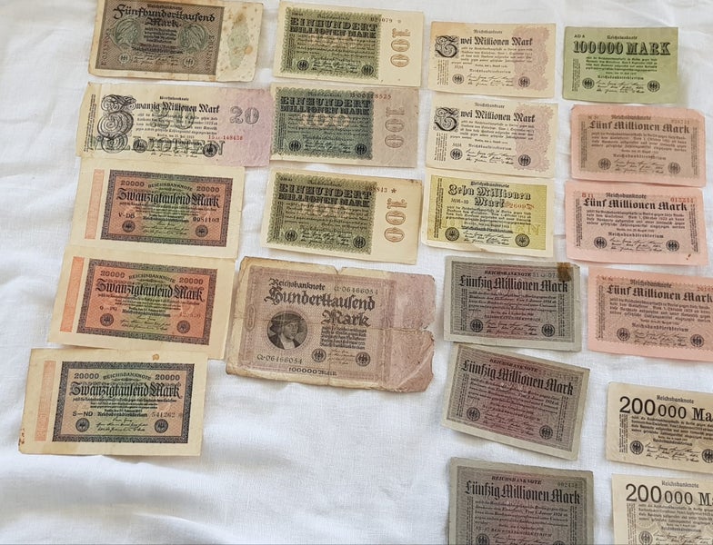 Large lot of German banknotes. 1923. Carousel 2