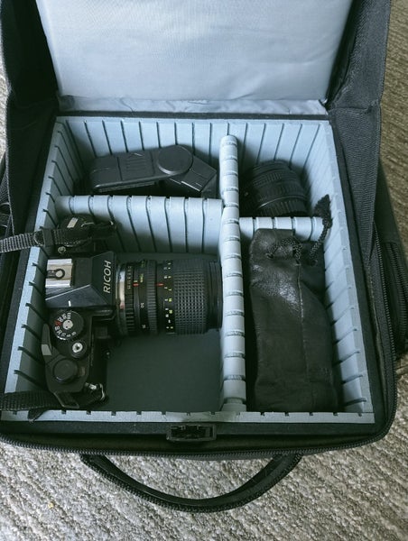 Ricol KR-5 Super Camera kit includes Bag , Camera, , Tilt Head flash etc Carousel 2