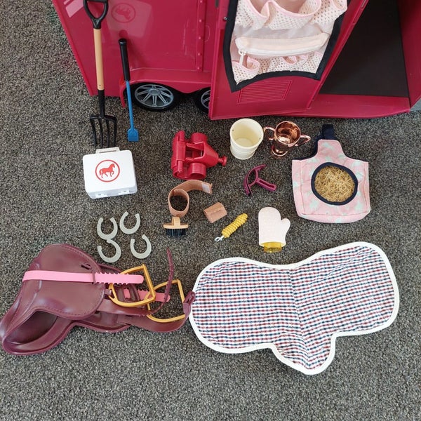 Our Generation Horse Float, Horse & Accessories Carousel 7