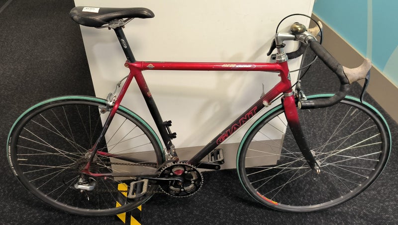 GIANT CFR ONE ROAD BIKE ** B21125773-3 Carousel 1