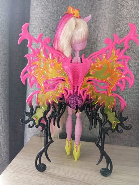 MONSTER HIGH DOLL- BONITA FEMUR Carousel 2