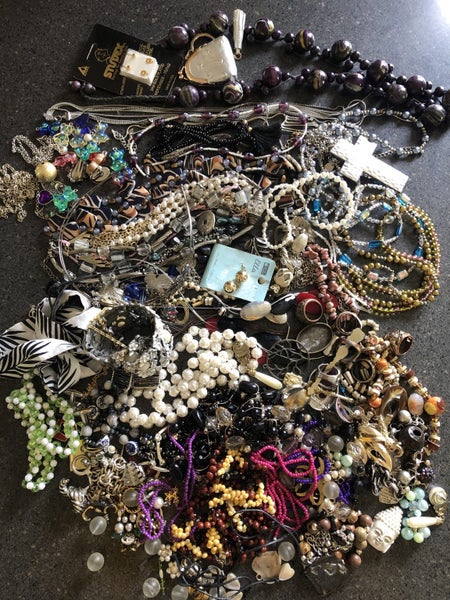 Bulk lot of jewellery for wearing and craft lots of treasures Carousel 1
