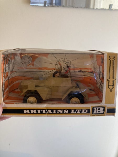 Britains Deetail die cast 1/32 sand coloured British scout car in box Carousel 1