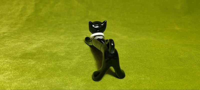 black cat-shaped ballpoint pen Carousel 7