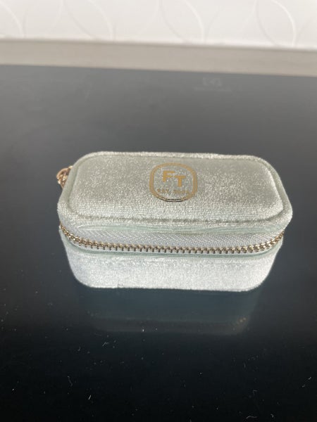 White gold diamond nose stud Carousel 2