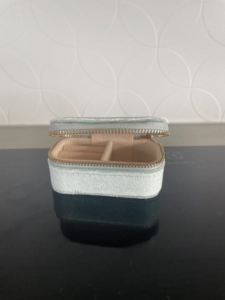 White gold diamond nose stud Carousel 3