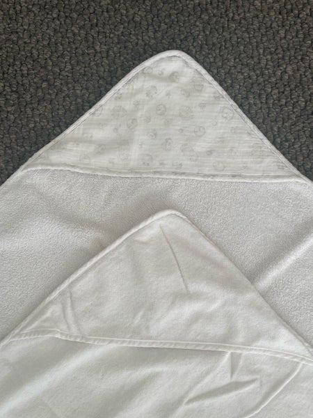 Baby hooded towels x 2 Carousel 1