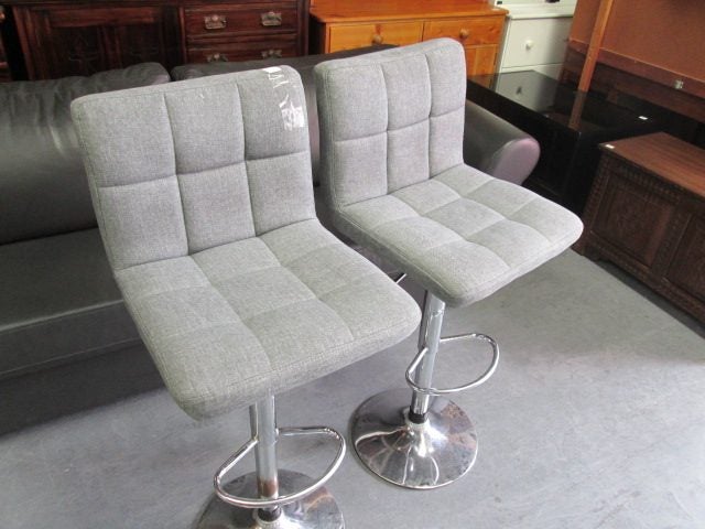 2340 PAIR ADJUSTABLE BARSTOOLS Carousel 3