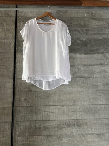 The Ark - Layered White Top - L Carousel 1