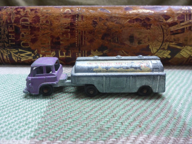 Awesome Vintage NZ Fun Ho Diecast Midget Bedford Milk Tanker Funho New Zealand Carousel 1