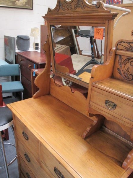 2350 VINTAGE RIMU DRESSING TABLE Carousel 9