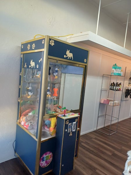 Claw Machine - skill tester Carousel 1