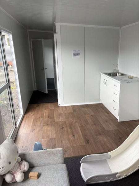 8.6x2.8m demo cabin ready to go -kitchen bathroom , power Carousel 2