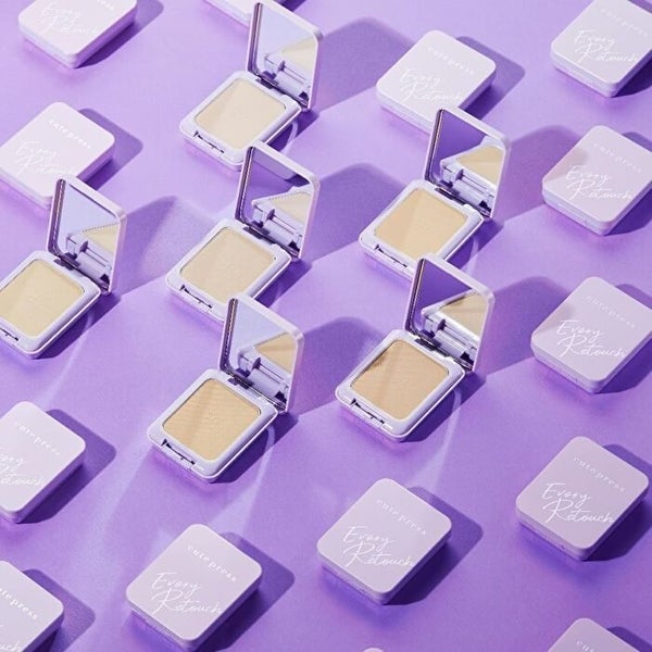 Cute Press - Evory Retouch Oil Control Foundation Powder SPF 30 PA +++ B1 Fai... Carousel 2