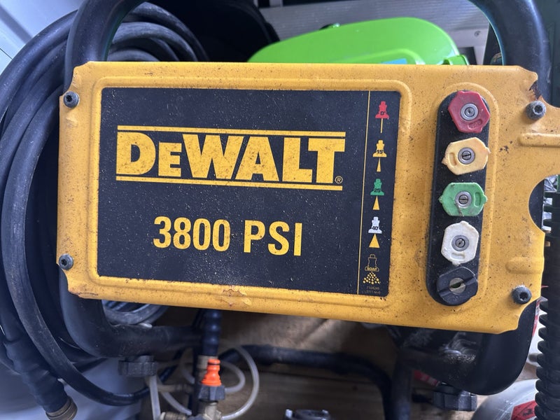 Dewalt 3800 PSI water blaster Carousel 3
