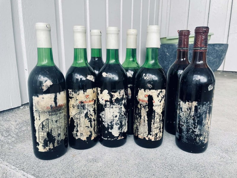 $1 RESERVE McWilliam's reds vintage 1975 Carousel 1