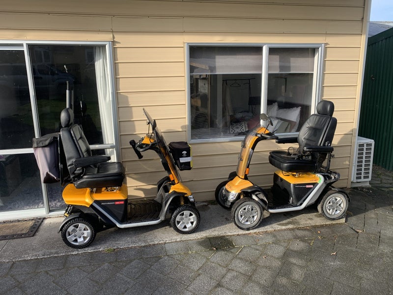 Mobility Scooter Pride Pathrider 140XL Carousel 1